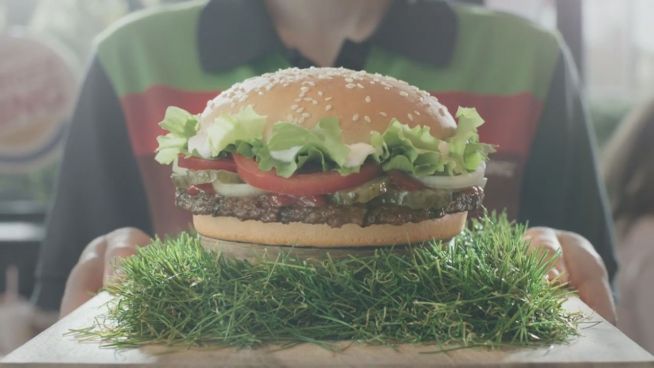 Irre Werbung zur EM: Burger aus Wembley-Rasen